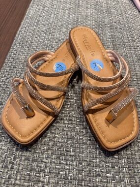 Mariella flat sandals